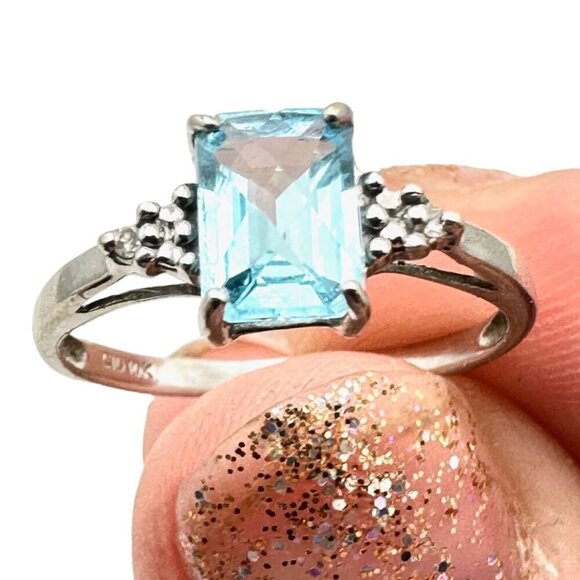Vintage Womens Ring 10k White Gold Blue Topaz Diamond Size 6 Ring 1.2 grams - Picture 1 of 6